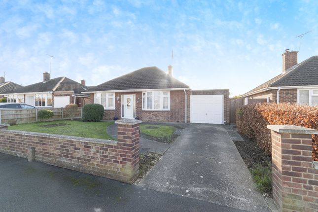 Thumbnail Bungalow for sale in Hawthorn Close, Hitchin, Hertfordshire
