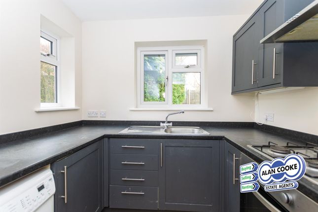 1, Deanswood Close, Leeds photo 4