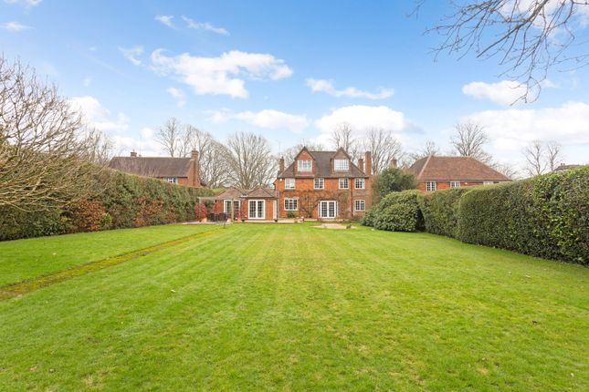 7, Wilton Crescent, Buckinghamshire photo 3
