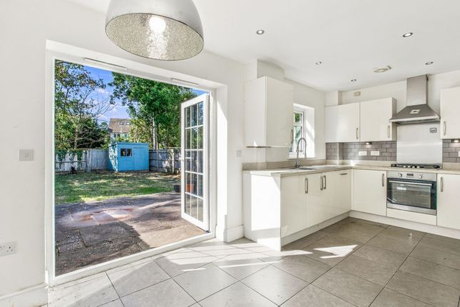 4, Barter Close, Hassocks photo 4