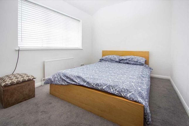 End terrace house for sale in Rokesby Road, Slough