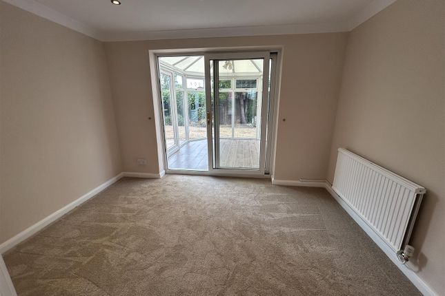 7, Quail Park Drive, Kidderminster photo 3