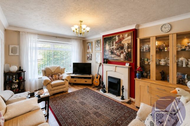 3 Edenfield Close, Southport, Merseyside photo 2
