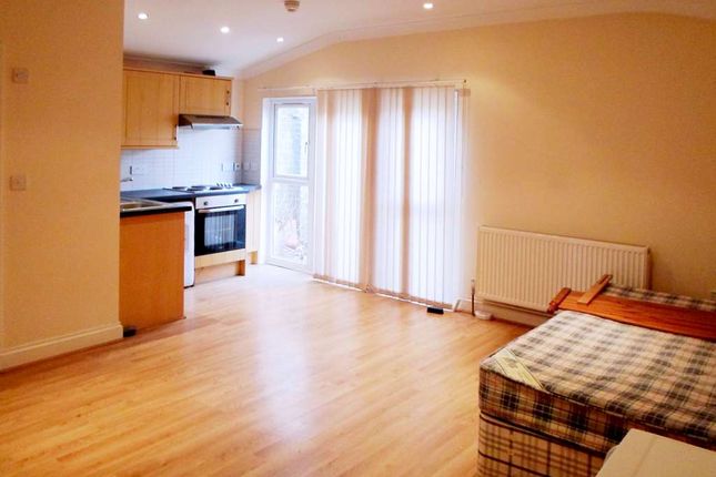 Studio to rent in Abbey Road, North Acton