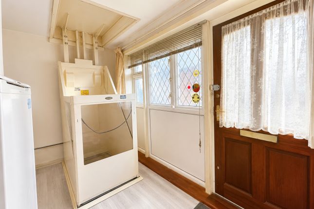 70, Yatesbury Garth, Hull photo 4