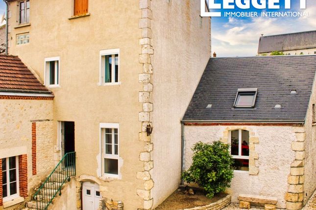Thumbnail Villa for sale in Briare, Loiret, Centre-Val De Loire