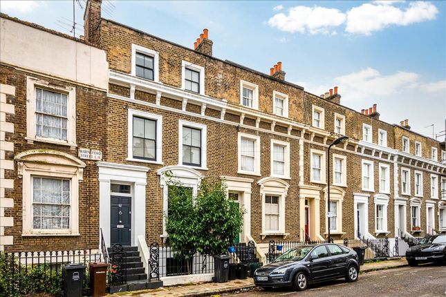 Flat to rent in Warneford Street, London Fields
