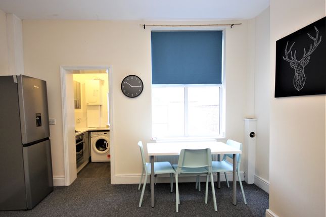 Room to rent in Blandford Road, Salford