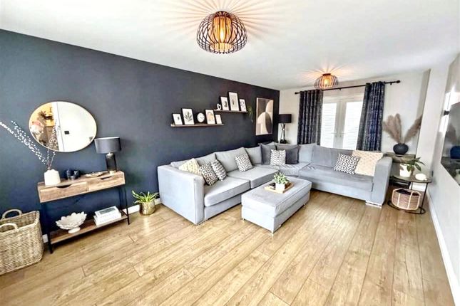30, Elmfield, Houghton Le Spring photo 3