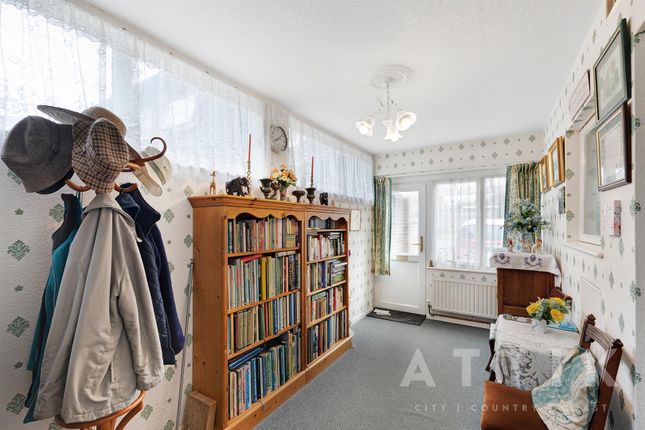 17, Mill Hill Drive, Halesworth photo 4