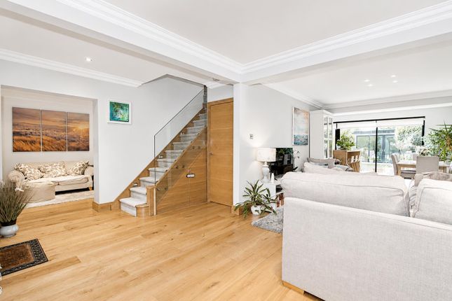 1A, Gassiot Way, Sutton photo 4
