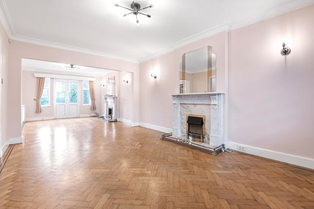 29, Cavendish Drive, Edgware photo 2