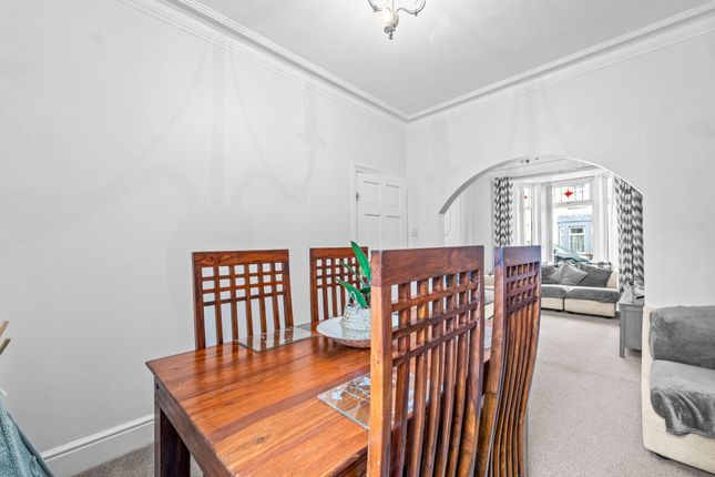32 Carisbrooke Road, Newport photo 4