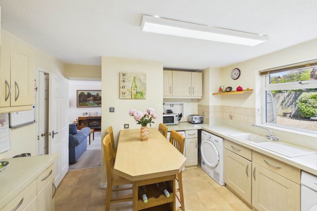 36, Beaver Close, Horsham photo 3