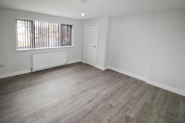 17, Sinclair Road, Bradford photo 3