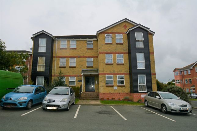 2 bed flat to rent in Slade Road, Ryde PO33