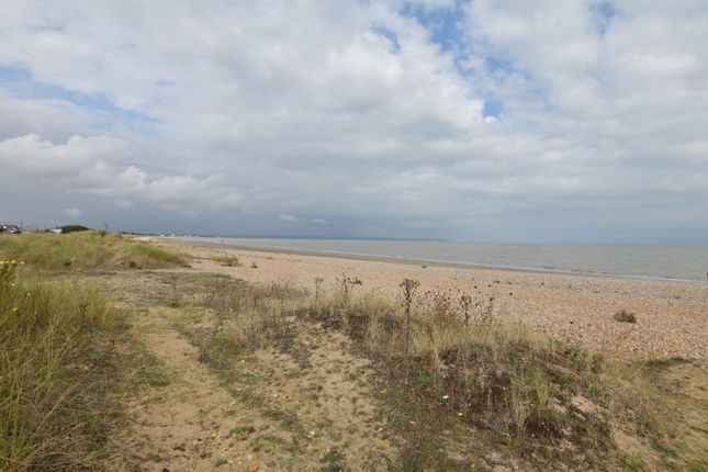 142, The Parade, Greatstone photo 2