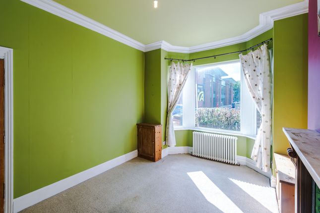 29 Crow Lane East, Newton-Le-Willows photo 4