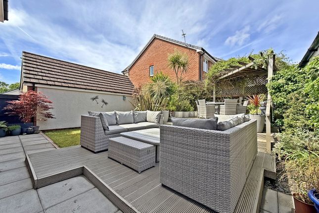 75, Brynteg Green, Pontypridd photo 2