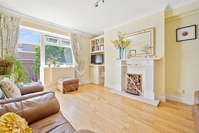 3 bed flat for sale in Lordship Road, London N16