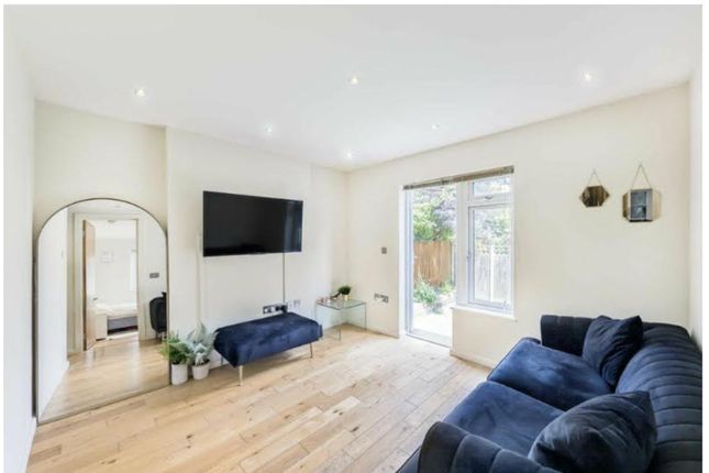 Thumbnail Flat for sale in 76 Woodlands Avenue, London