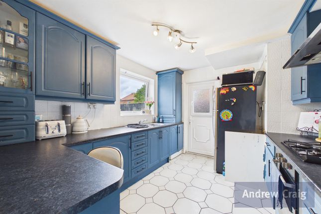 26 Fife Avenue, Jarrow photo 4