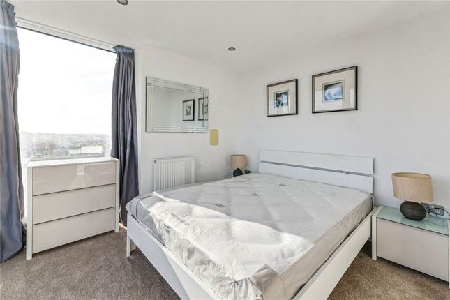 Flat 1802, Distillery Tower, 1, Mill Lane, London photo 4
