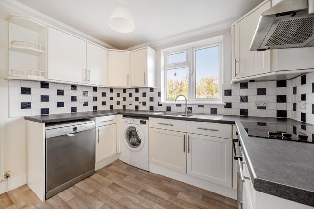 56, Woodlands Avenue, West Byfleet photo 4