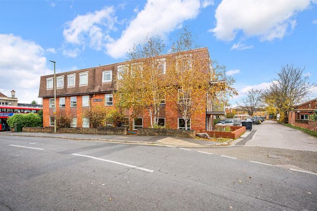 1-bed flat on Flat 6, Glen House, 100 East Street, Epsom, £240,000