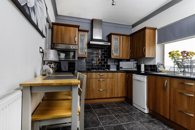 63, Tanyard Road, Huddersfield photo 3