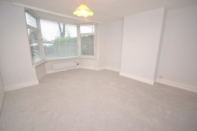 16b, Kentwood Hill, Reading photo 3