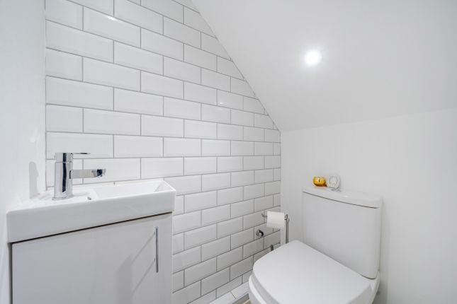 14, Wayne Close, Orpington photo 4