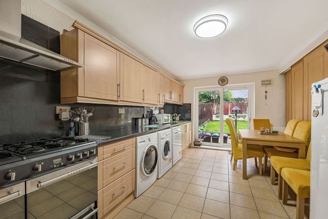 156 Ball Road, Cardiff photo 3