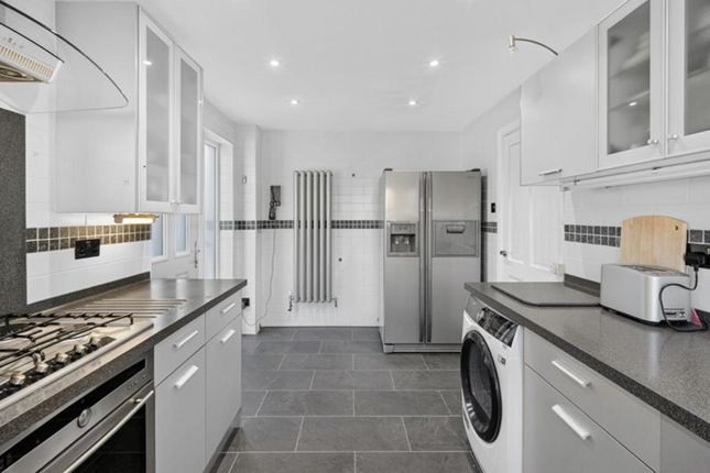 8, Ffordd-y-barcer, Cardiff photo 3