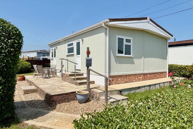 2-bed caravan on 10 Wickens Meadow, Rye Lane, Dunton Green, £165,000