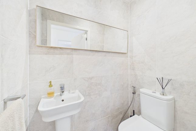 17, Weston Rise, Oadby photo 3