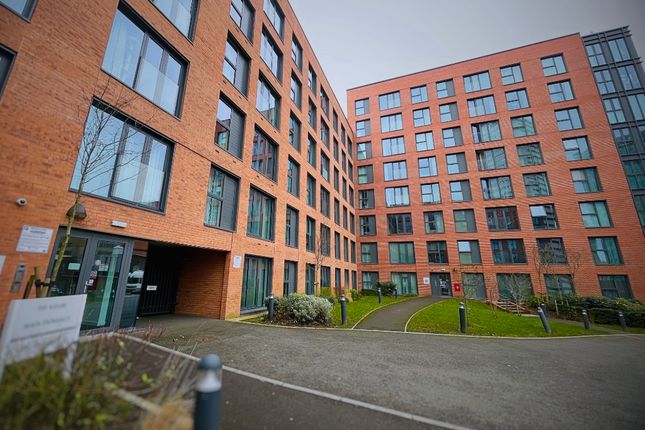 2-bed flat on 412, £295,000