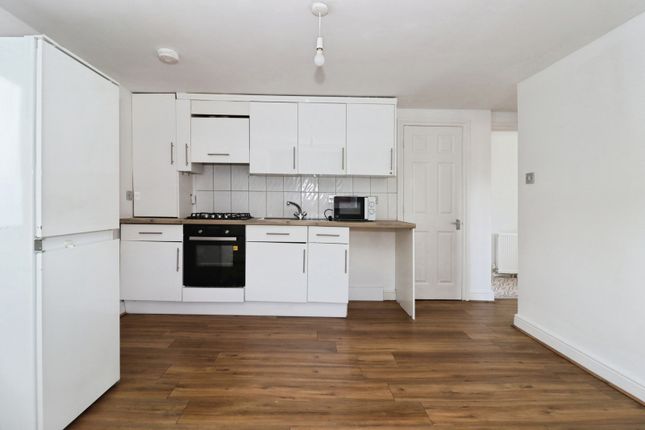 Flat 6, Staple Hill House 103-105,, Staple Hill Road, Bristol photo 3