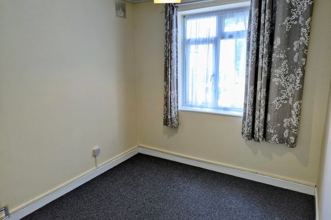 209, Cedar Road, Rochester photo 4