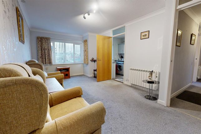 11, 27, Nightingale Court, Weymouth photo 2