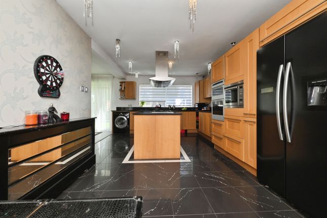 22, Pecks Hill, Waltham Abbey photo 4