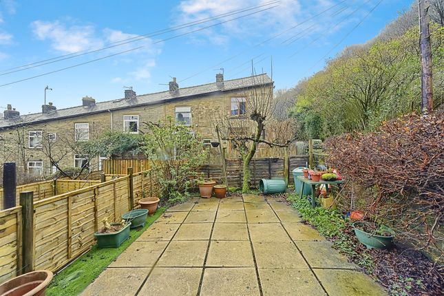 20, Cleveley Gardens, Hebden Bridge photo 2