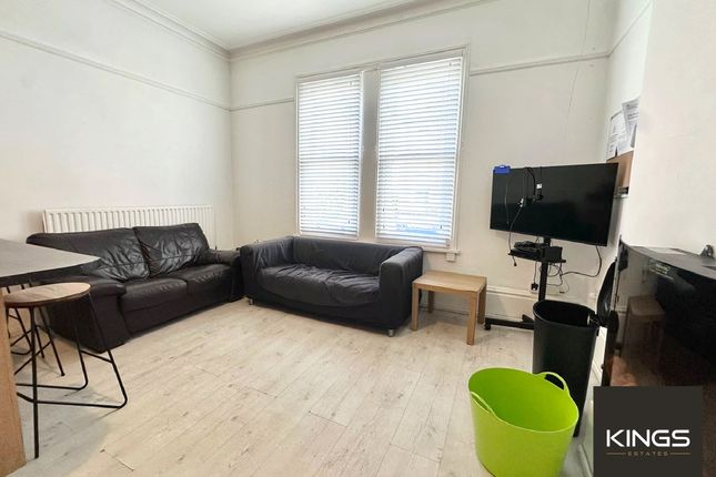 59b, Victoria Road North, Southsea photo 3