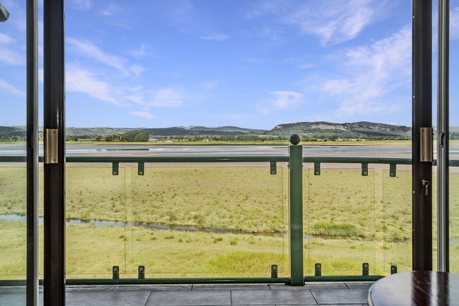 13, Herons Quay, Sandside photo 3