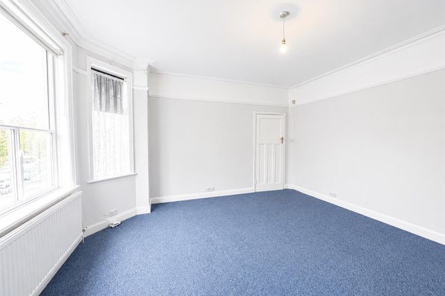 22, Hawthorn Road, Sutton photo 4