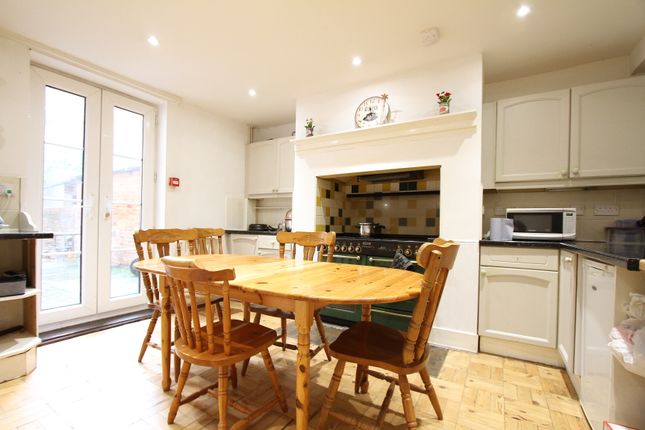 Town house for sale in Marlborough Road, Banbury