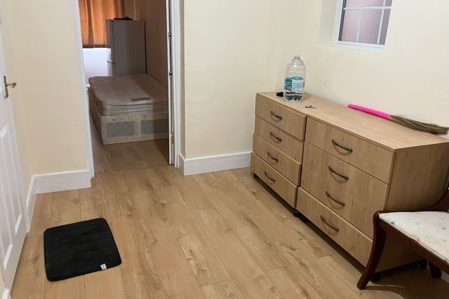 Thumbnail Room to rent in Bulstrode Avenue, Hounslow