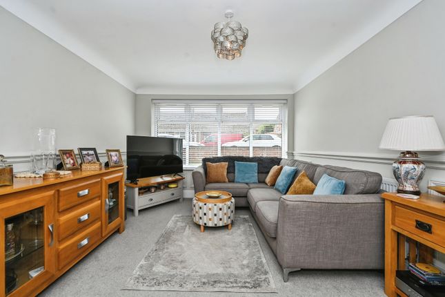 12, Rothesay Close, Merseyside photo 4