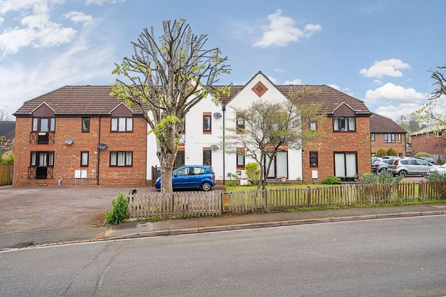 Thumbnail Flat for sale in Rex Court, Haslemere