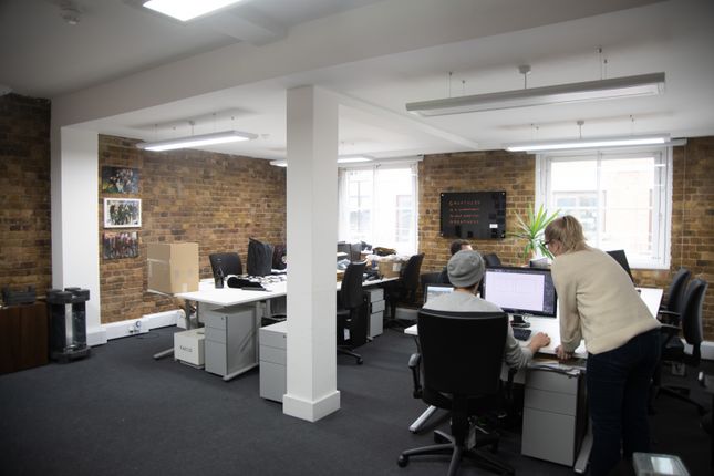 Office to let in Whites Row, London